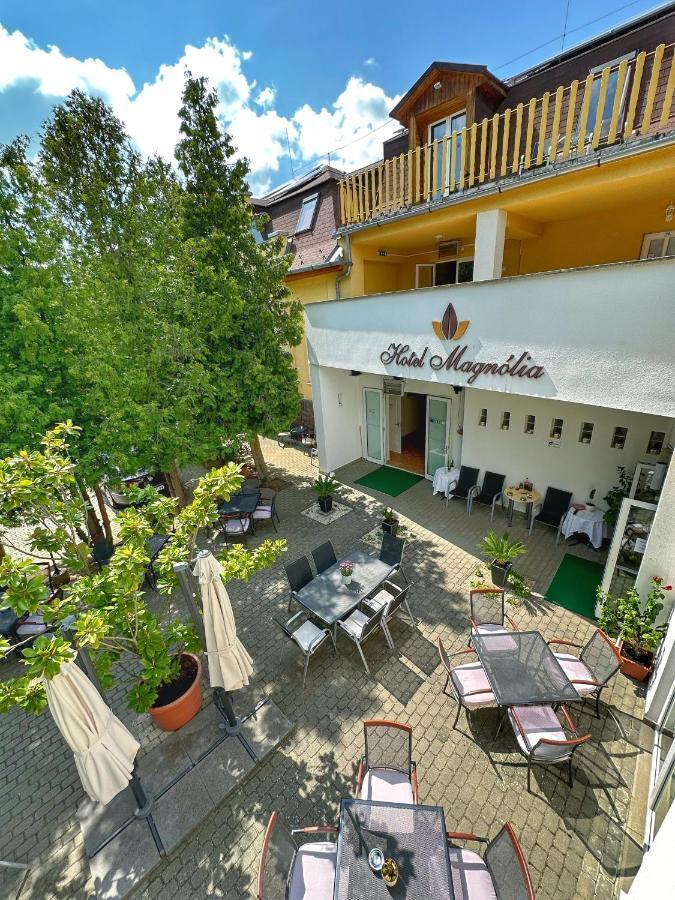Hotel Magnolia Balatonszepezd Exterior foto