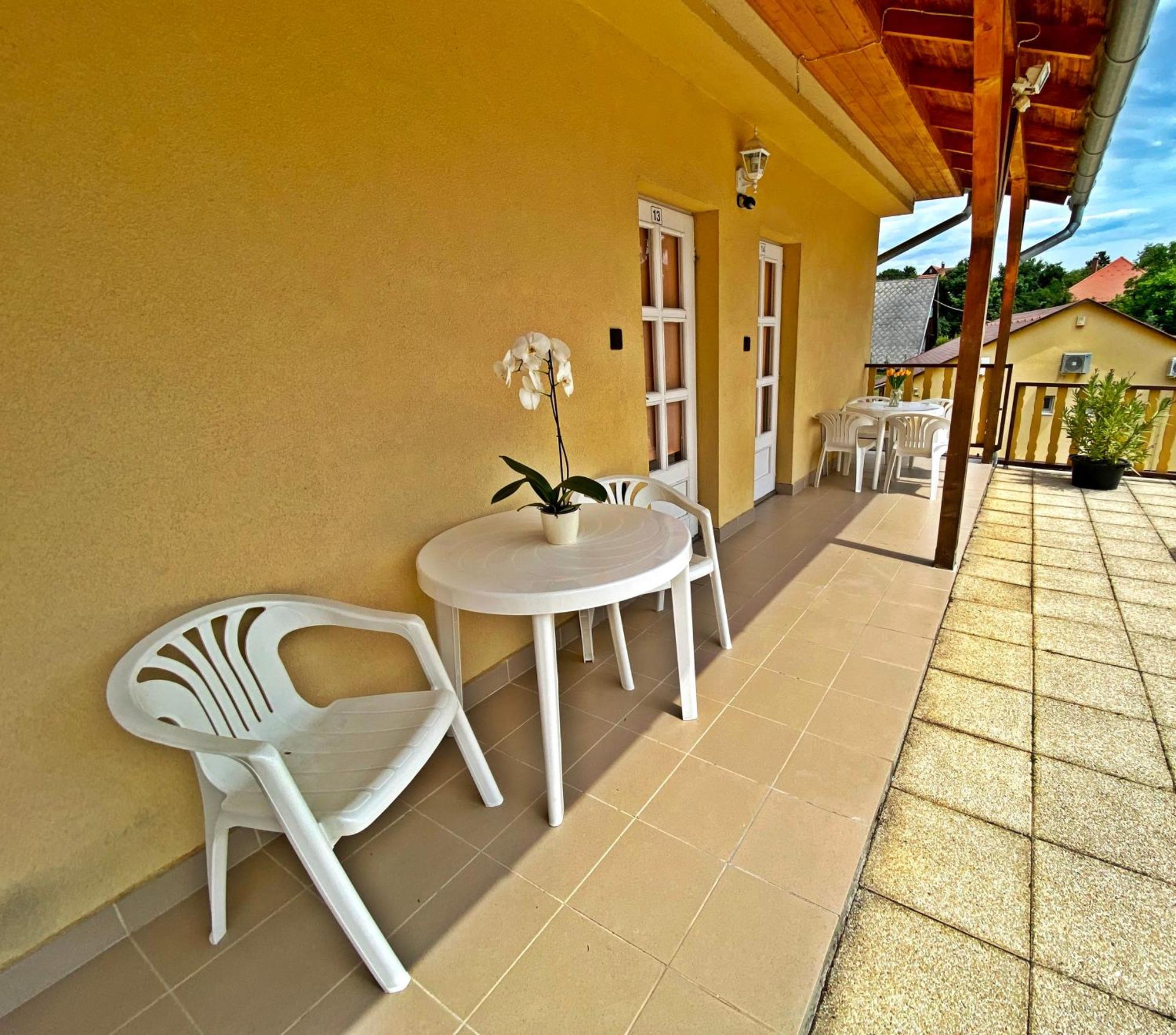 Hotel Magnolia Balatonszepezd Cameră foto