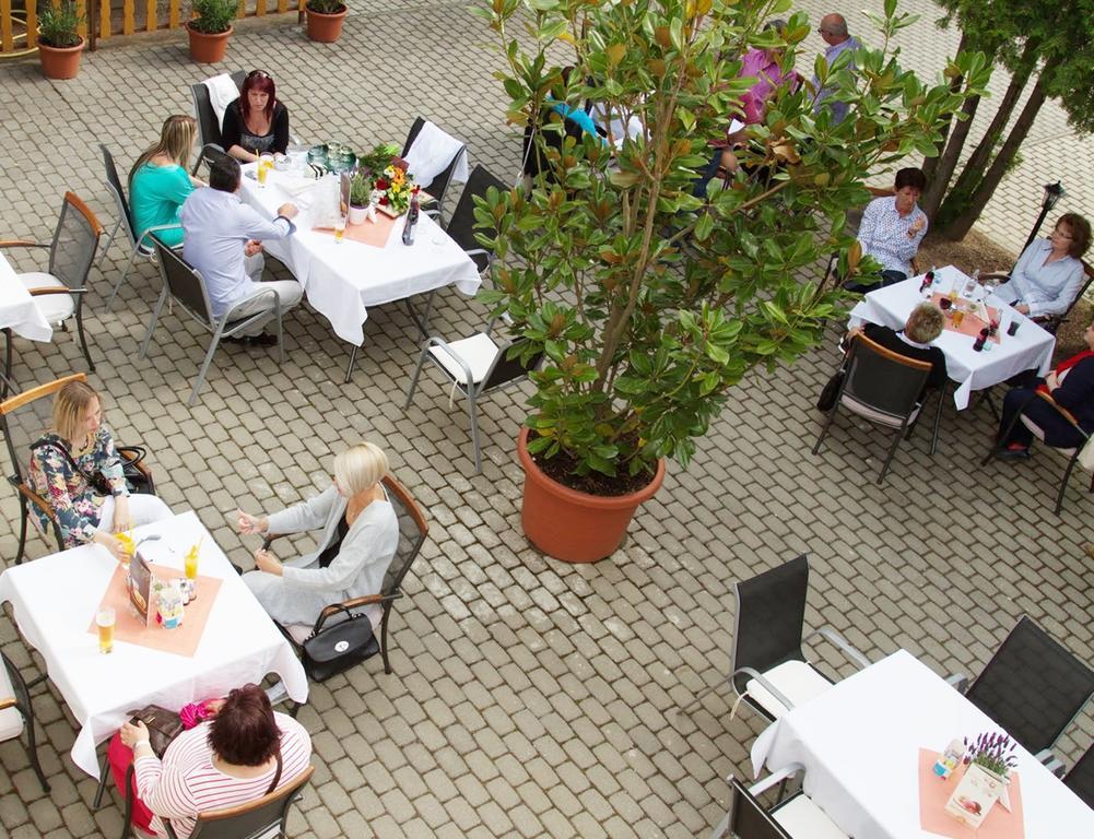 Hotel Magnolia Balatonszepezd Exterior foto