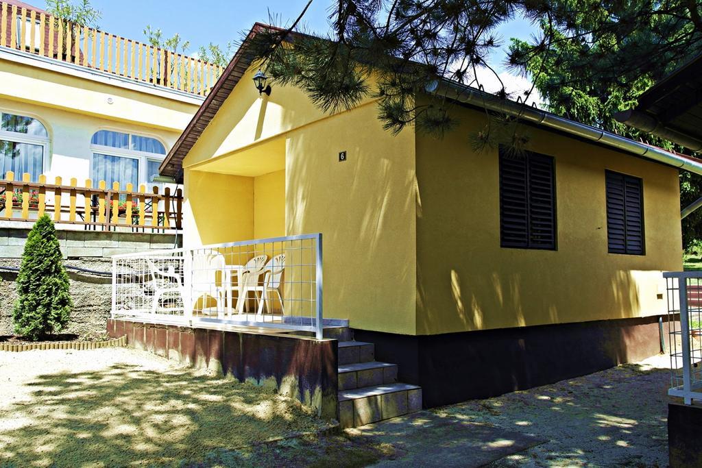Hotel Magnolia Balatonszepezd Exterior foto